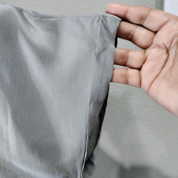 Eileen Fisher grey 100% silk blouse women's size Medium - Picture 3 of 8